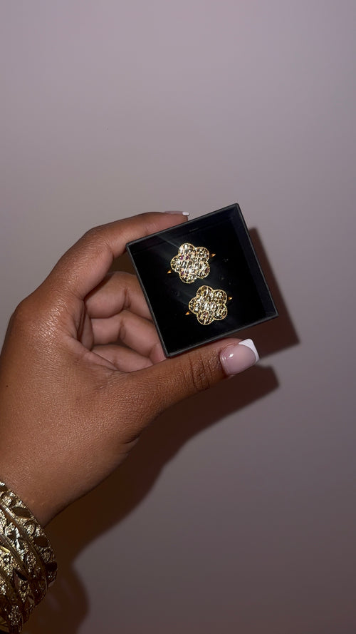 5 Clover Ring